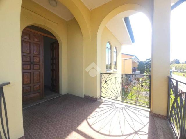 Villa Indipendente in vendita a Rodigo, Lombardia