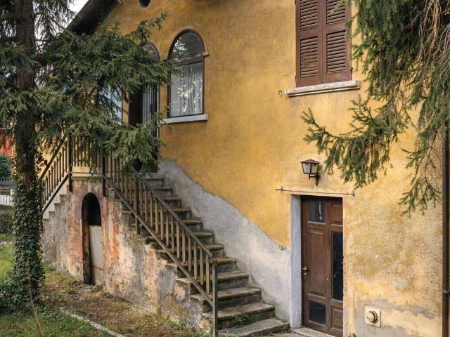Villa Indipendente in vendita a Comunità montana della Valle Sabbia, Roè Volciano