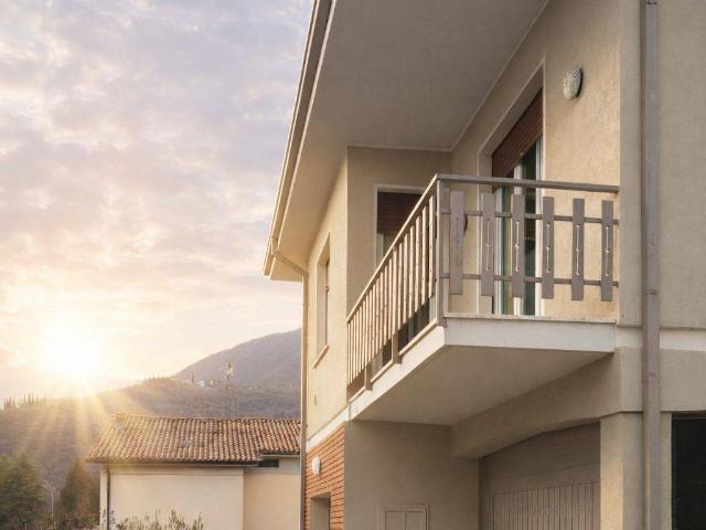 Villa Indipendente in vendita a Comunità montana della Valle Sabbia, Roè Volciano