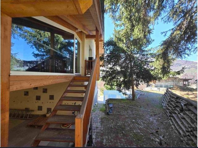 Villa Indipendente in vendita a Aosta