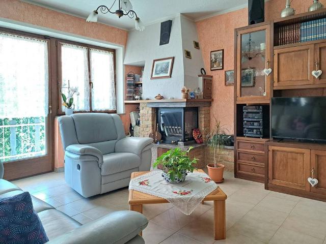 Villa Indipendente in vendita a Aosta