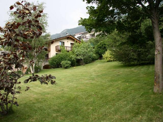 Villa Indipendente in vendita a Roisan, Aosta