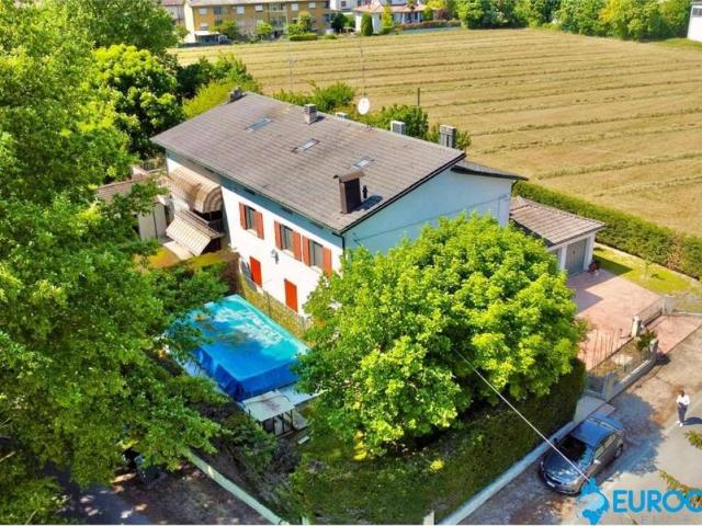 Villa Indipendente in vendita a Pianura Reggiana, Re