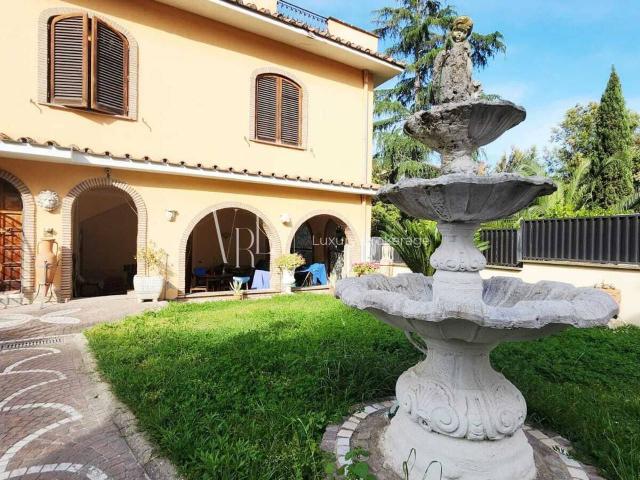 Villa Indipendente in vendita a Municipio Roma VIII, Roma Capitale