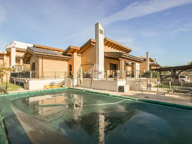 Villa Indipendente in vendita a Mezzocammino, Roma