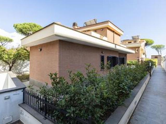 Villa Indipendente in vendita a Saxa Rubra, Roma Capitale