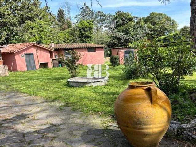 Villa Indipendente in vendita a Ardeatino, Roma Capitale