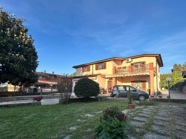 Villa Indipendente in vendita a Monte Migliore, Roma Capitale
