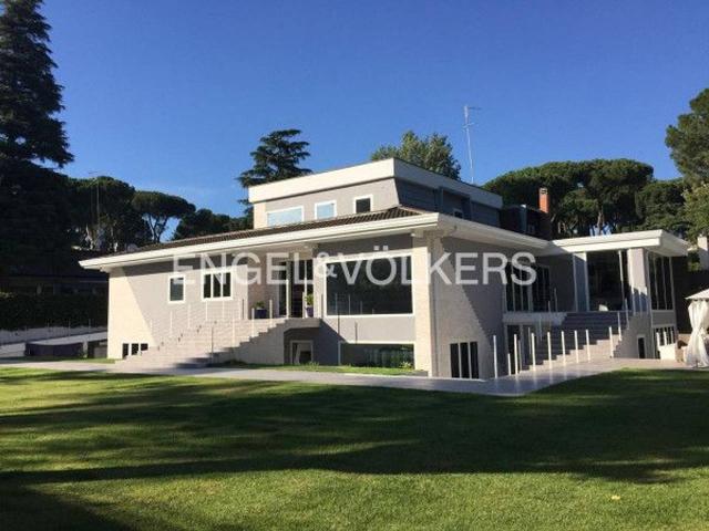 Villa Indipendente in vendita a Municipio Roma IX, Roma Capitale
