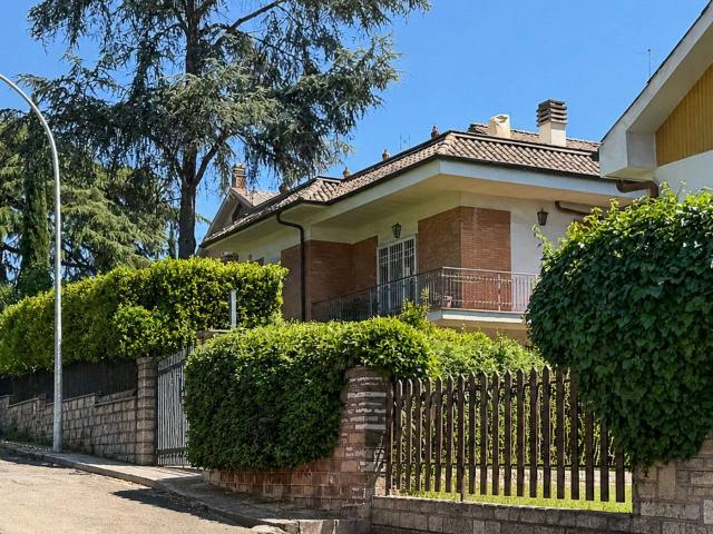 Villa Indipendente in vendita a Spinaceto, Roma Capitale