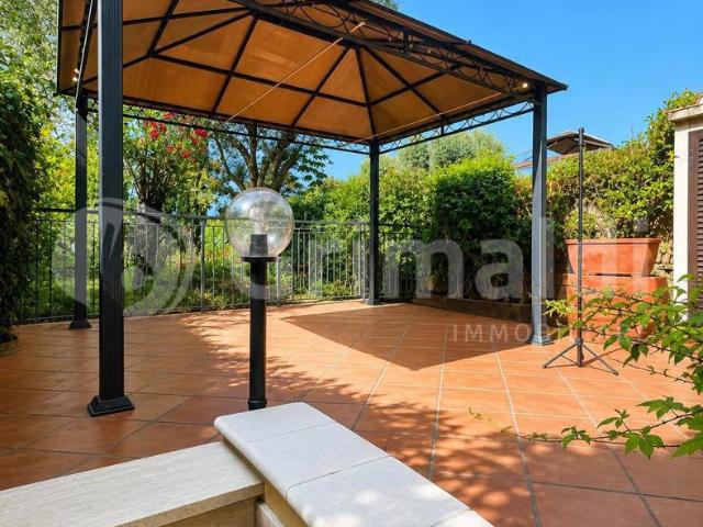 Villa Indipendente in vendita a Pantan Monastero, Roma Capitale