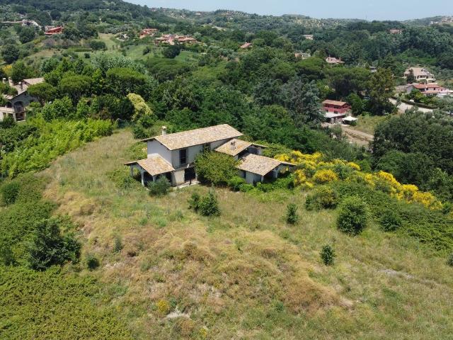 Villa Indipendente in vendita a Casale Prima Porta, Roma Capitale