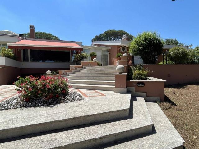 Villa Indipendente in vendita a La Giustiniana, Roma