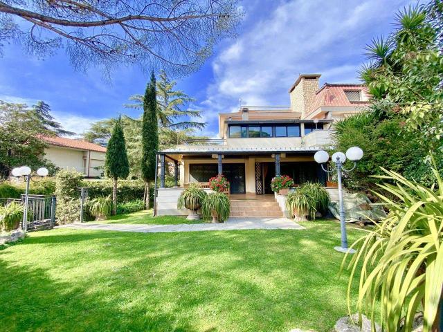 Villa Indipendente in vendita a Spinaceto, Roma Capitale