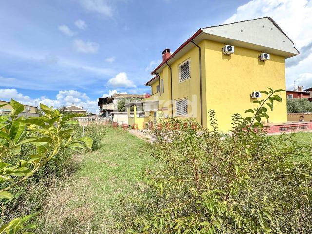 Villa Indipendente in vendita a Casal Palocco, Roma
