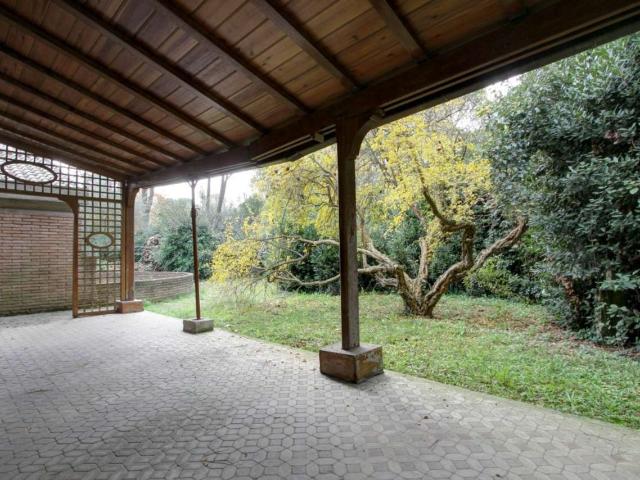 Villa Indipendente in vendita a Municipio Roma XV, Roma Capitale