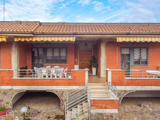 Villa Indipendente in vendita a Municipio Roma VI, Roma Capitale
