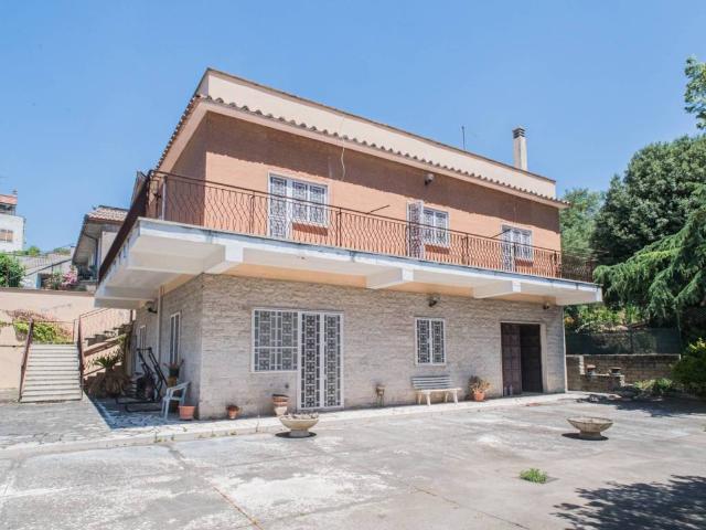 Villa Indipendente in vendita a Municipio Roma IX, Roma Capitale