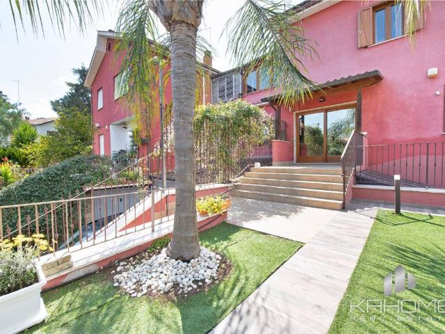 Villa Indipendente in vendita a Spinaceto, Roma Capitale