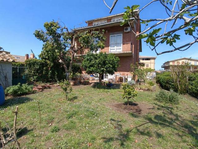 Villa Indipendente in vendita a Osteria Nuova, Roma Capitale