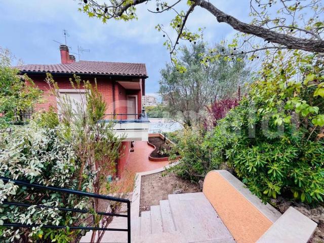 Villa Indipendente in vendita a Mostacciano, Roma Capitale