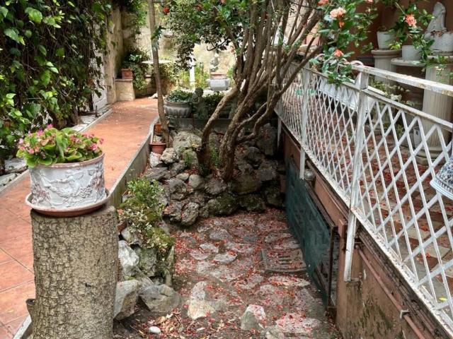 Villa Indipendente in vendita a Axa, Roma Capitale
