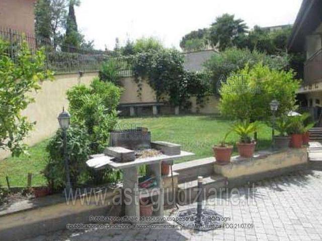 Villa Indipendente in vendita a Municipio Roma VII, Roma Capitale