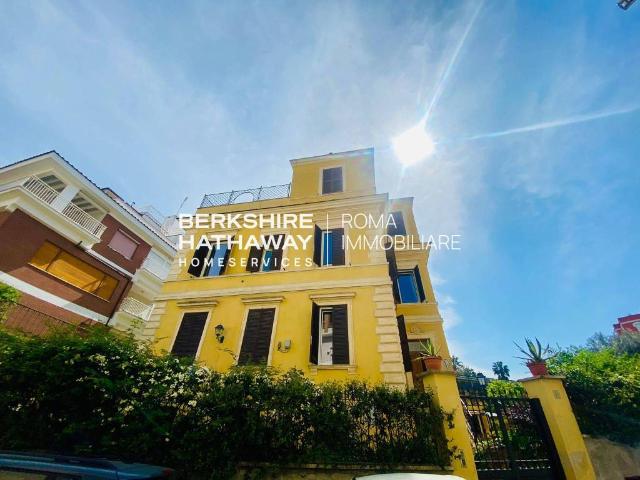Villa Indipendente in vendita a Municipio Roma II, Roma Capitale