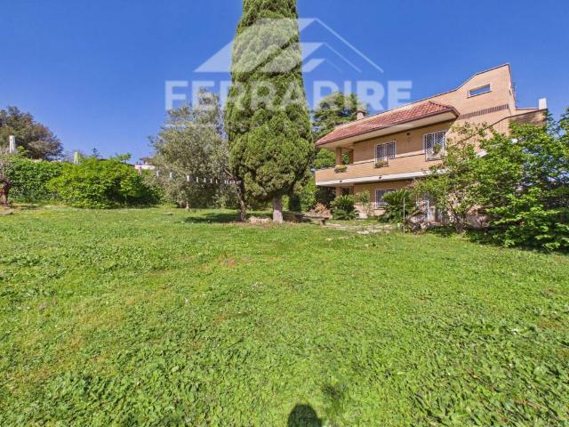 Villa Indipendente in vendita a Centro Giano, Roma Capitale
