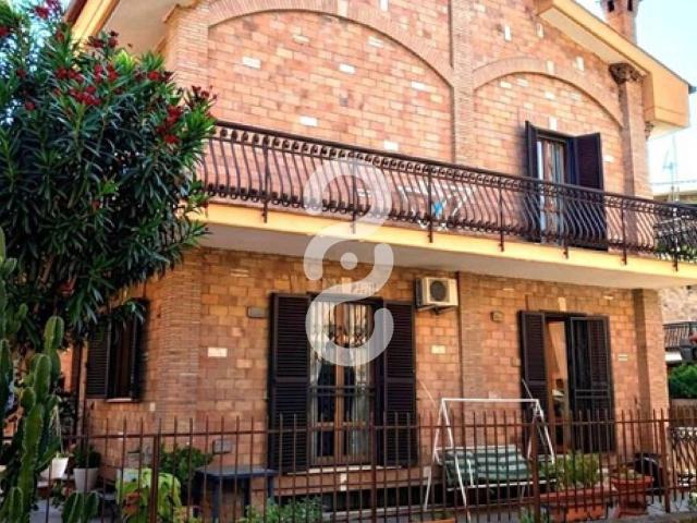 Villa Indipendente in vendita a Municipio Roma VII, Roma Capitale