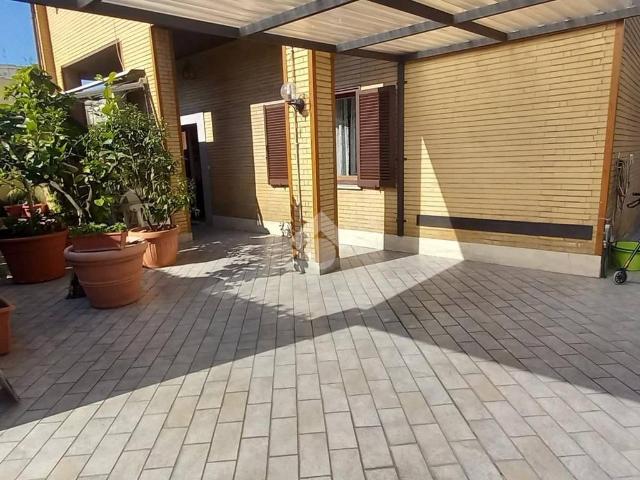 Villa Indipendente in vendita a Villaggio Breda, Roma Capitale