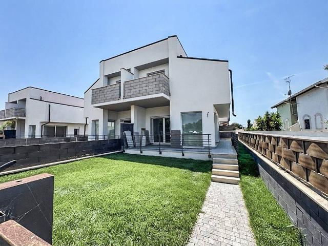 Villa Indipendente in vendita a Municipio Roma X, Roma Capitale