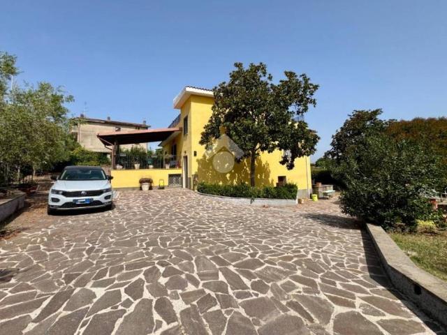 Villa Indipendente in vendita a Monte Migliore, Roma Capitale