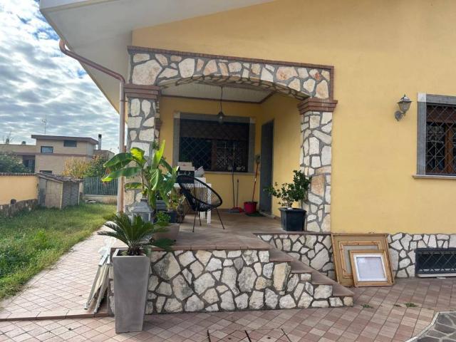 Villa Indipendente in vendita a San Giorgio di Acilia, Roma Capitale