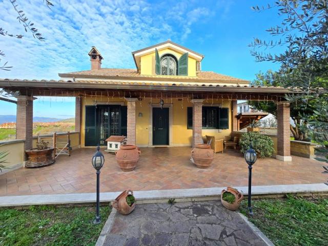 Villa Indipendente in vendita a Municipio Roma VI, Roma Capitale