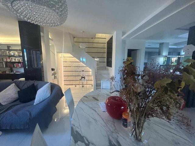 Villa Indipendente in vendita a Mezzocammino, Roma