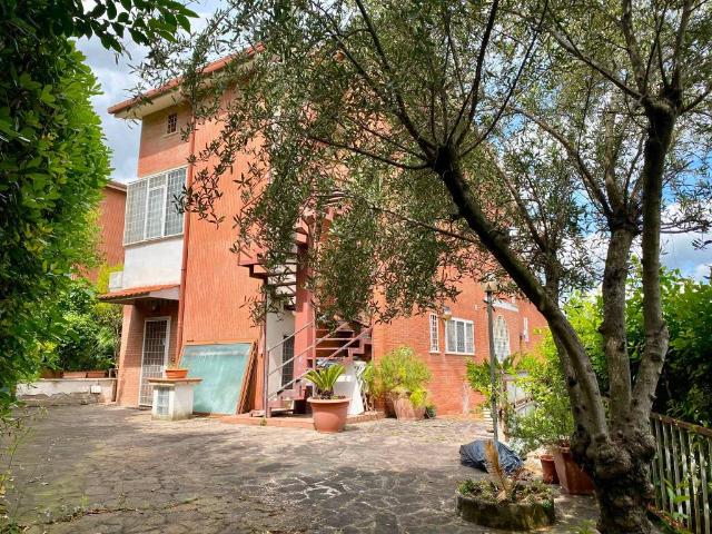 Villa Indipendente in vendita a Municipio Roma XIII, Roma Capitale