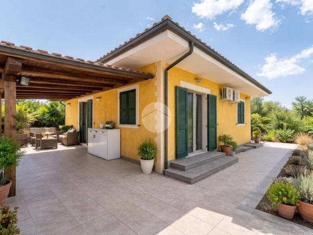 Villa Indipendente in vendita a Finocchio, Roma Capitale