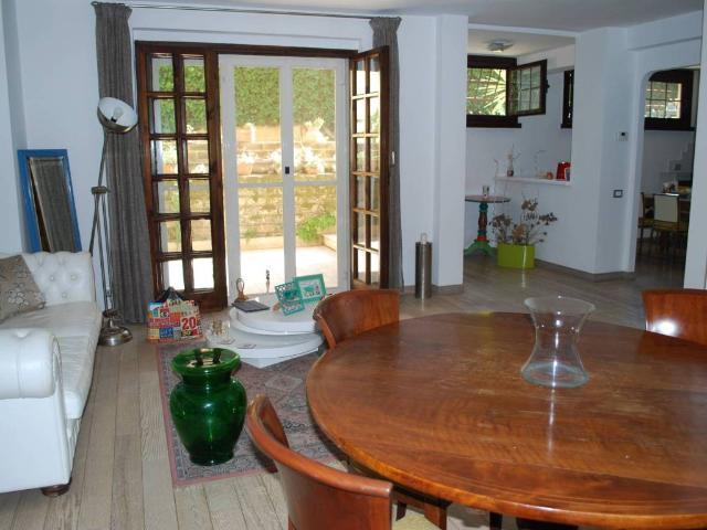 Villa Indipendente in vendita a Axa, Roma Capitale