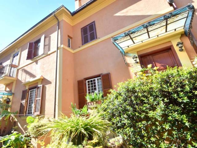 Villa Indipendente in vendita a Municipio Roma XI, Roma Capitale