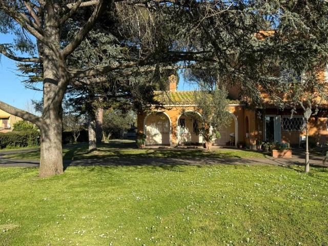 Villa Indipendente in vendita a Ardeatino, Roma Capitale