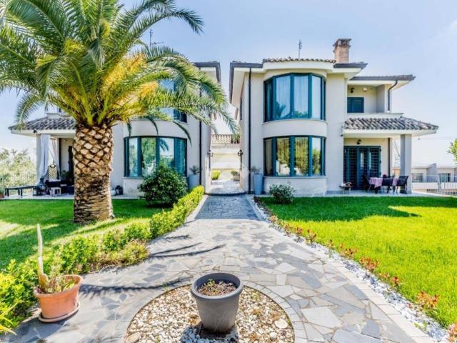 Villa Indipendente in vendita a Valle Muricana, Montecompatri