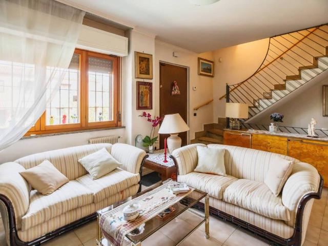 Villa Indipendente in vendita a Spinaceto, Roma Capitale