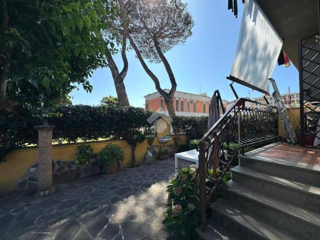 Villa Indipendente in vendita a Lido di Ostia, Roma Capitale