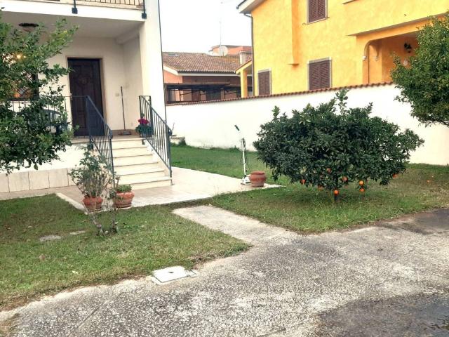 Villa Indipendente in vendita a Municipio Roma X, Roma Capitale