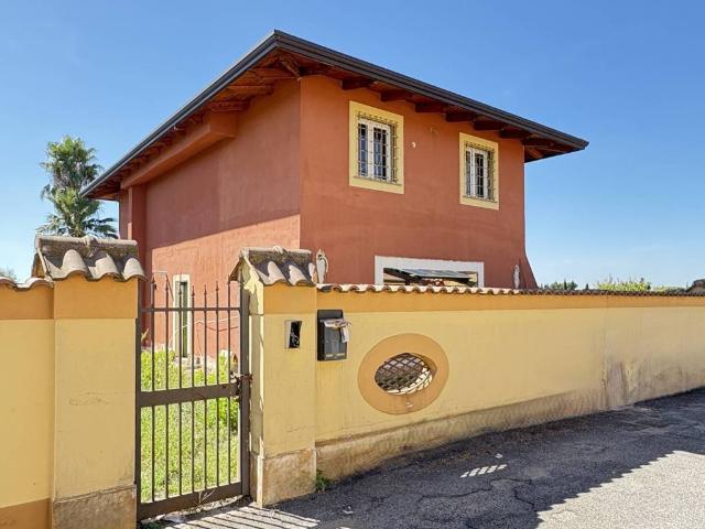 Villa Indipendente in vendita a Prato Fiorito, Roma Capitale