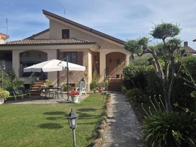 Villa Indipendente in vendita a Gianicolense, Roma Capitale