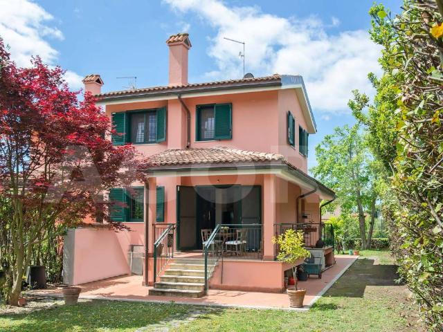 Villa Indipendente in vendita a Pantan Monastero, Roma Capitale