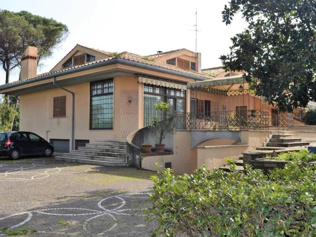 Villa Indipendente in vendita a Roma Capitale, Lazio