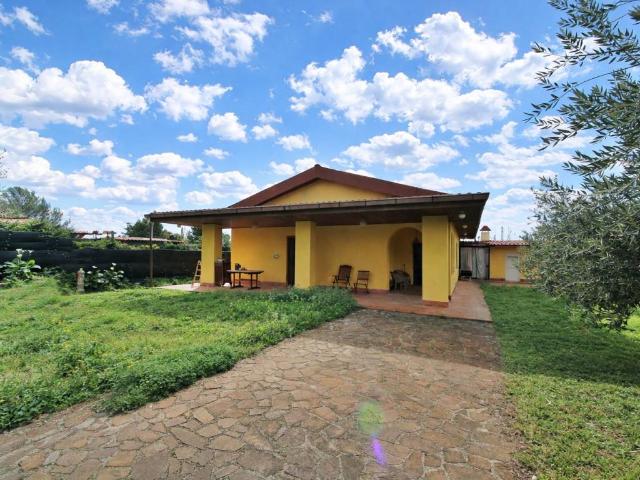 Villa Indipendente in vendita a Municipio Roma X, Roma Capitale